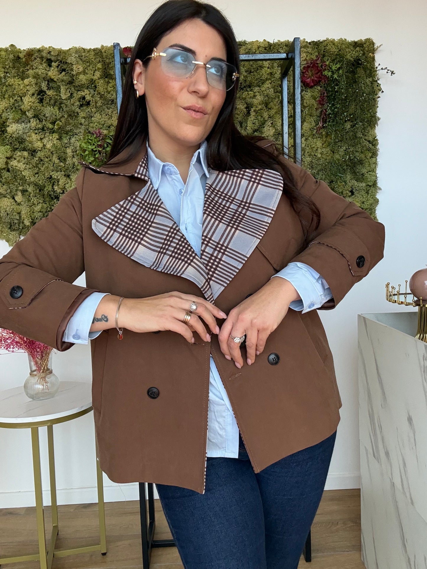 Trench corto quadri