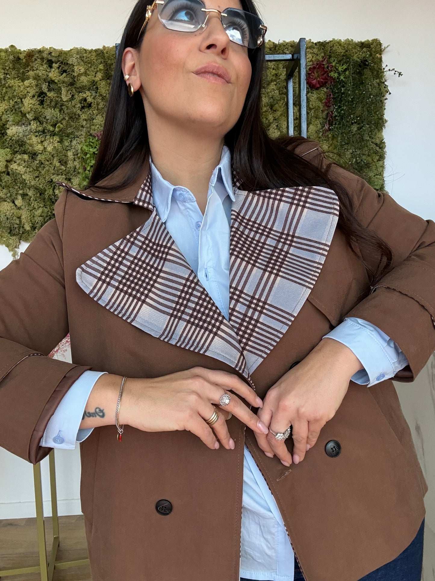 Trench corto quadri