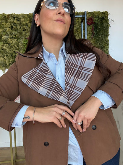 Trench corto quadri