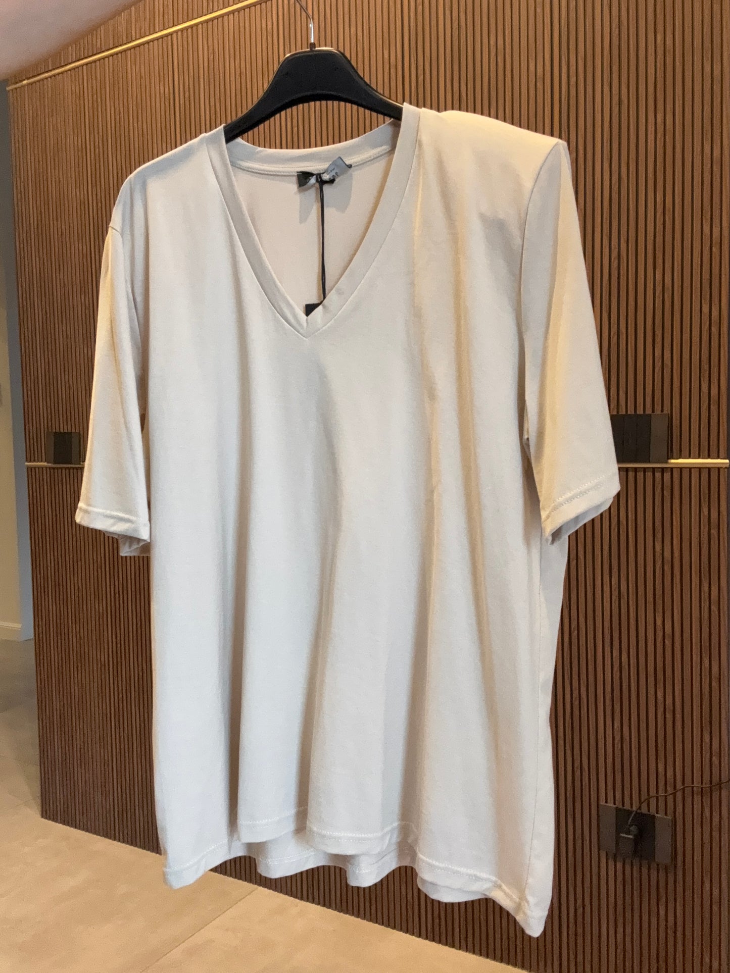 T-Shirt Spallone Scollo a V